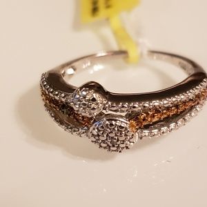 Yellow Diamond, Diamond accent ring. New